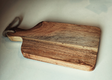 Load image into Gallery viewer, NATURAL WOOD CUTTING BOARD - RECTANGLE SHAPE