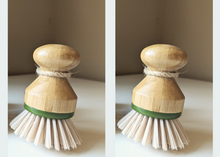 Load image into Gallery viewer, BAMBOO ROUND HAND BRUSH