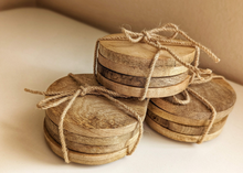 Load image into Gallery viewer, NATURAL WOOD COASTER SET